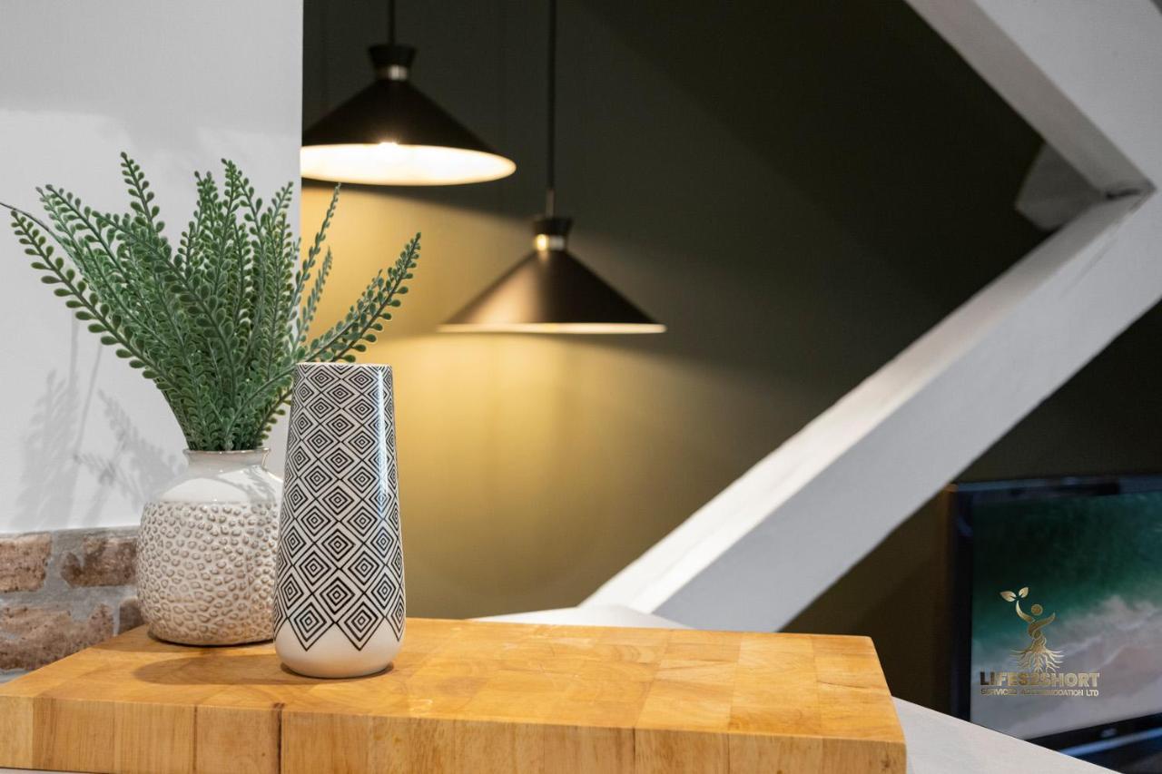 Luxe Courtyard Apartment For 4 Near Exeter City Centre Exterior foto